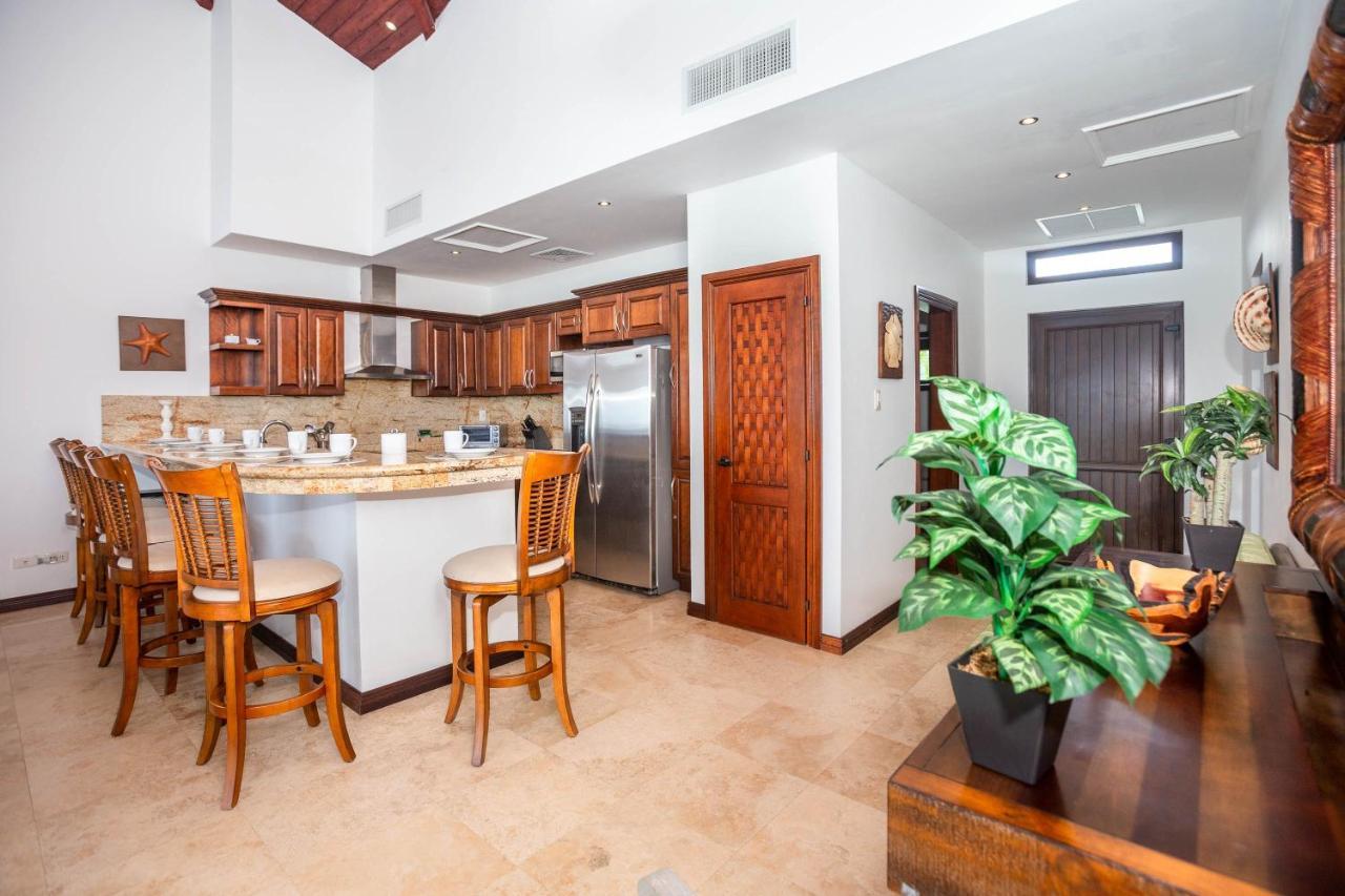 Pristine Bay Villa 1304 With Large Pool - 3 Bedroom Condo French Harbour Esterno foto