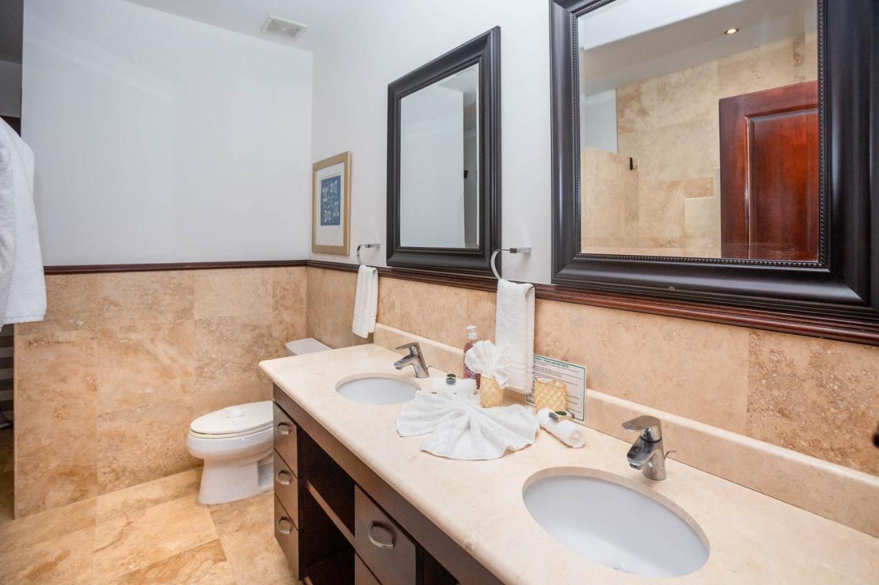 Pristine Bay Villa 1304 With Large Pool - 3 Bedroom Condo French Harbour Esterno foto