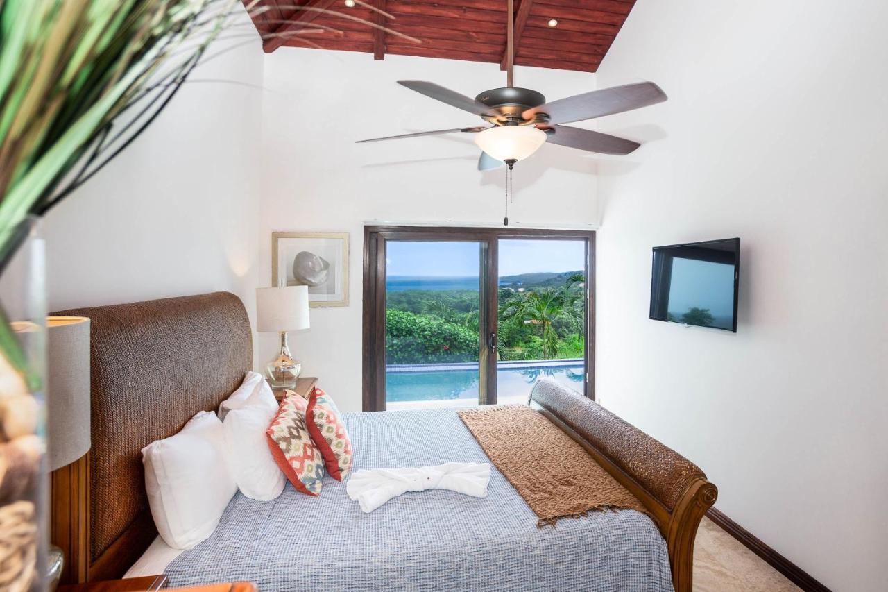 Pristine Bay Villa 1304 With Large Pool - 3 Bedroom Condo French Harbour Esterno foto