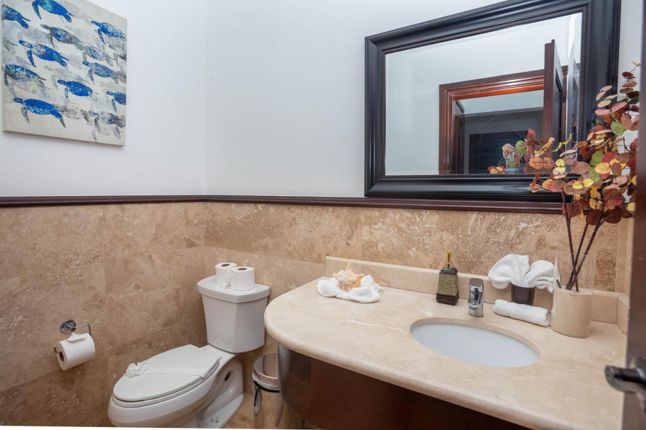 Pristine Bay Villa 1304 With Large Pool - 3 Bedroom Condo French Harbour Esterno foto