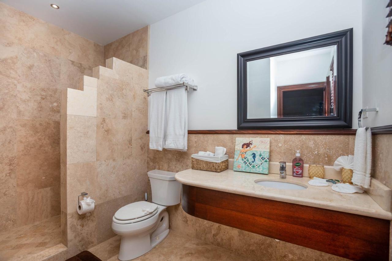 Pristine Bay Villa 1304 With Large Pool - 3 Bedroom Condo French Harbour Esterno foto