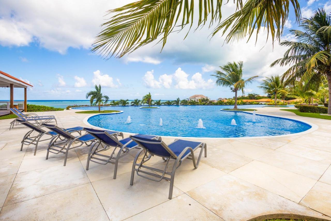 Pristine Bay Villa 1304 With Large Pool - 3 Bedroom Condo French Harbour Esterno foto